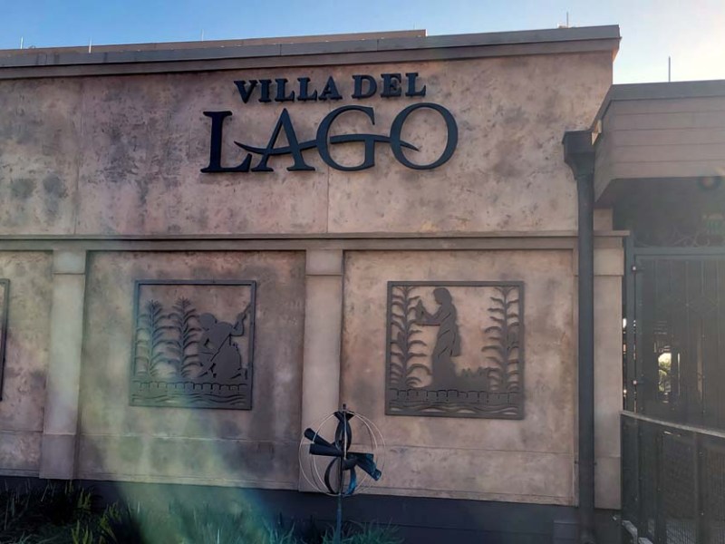 Let’s Have Dinner at Three Bridges. Or is it Villa del Lago? Three Bridges at Villa del Lago? I’m So&nbsp;Confused!