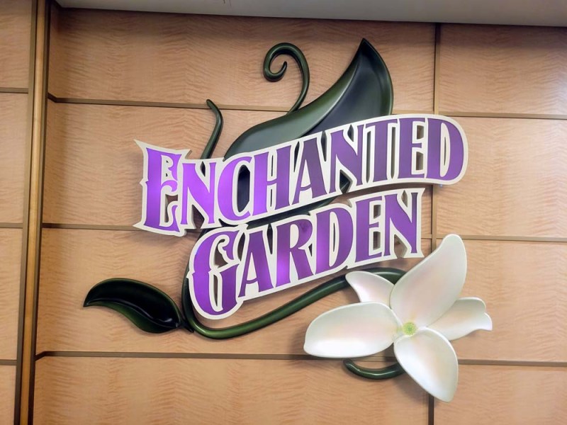 Some Surprise Hits at Enchanted Garden for&nbsp;Dinner!