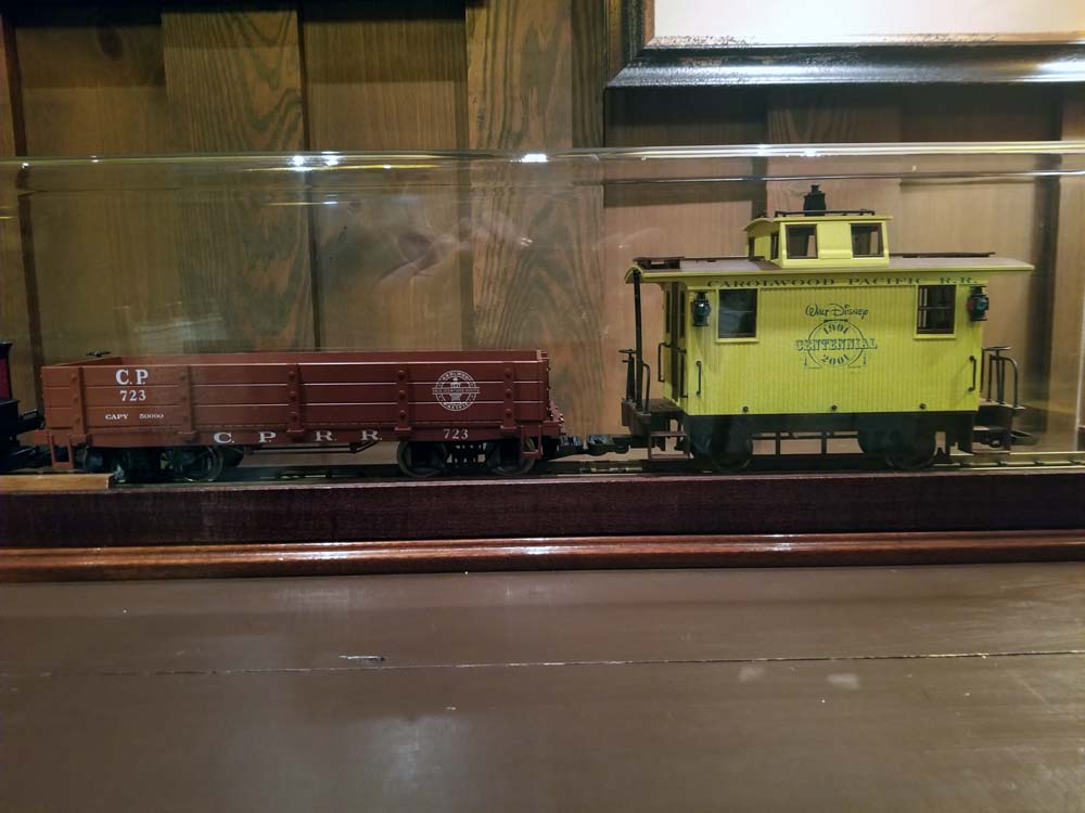 Boulder Ridge Villas train room 3