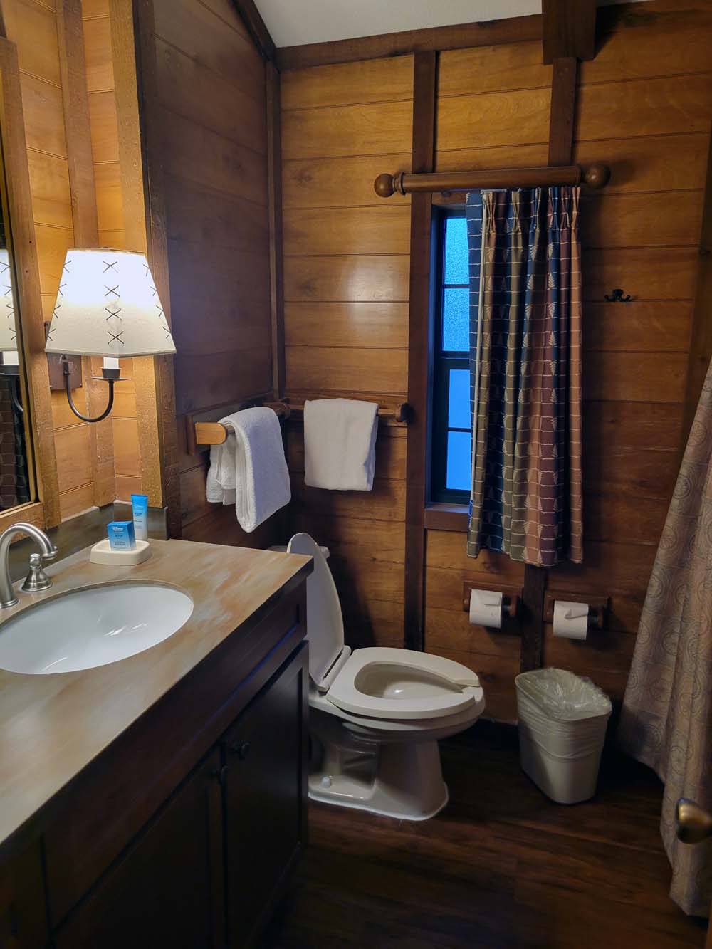 Fort Wilderness Cabins bathroom