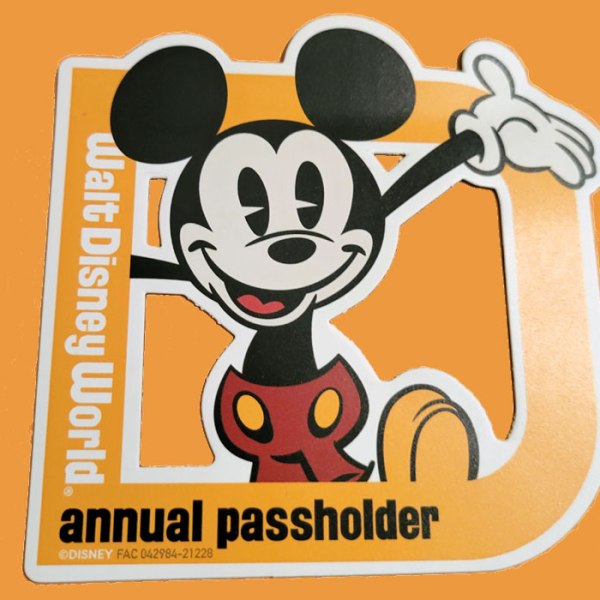 Free Gift Wrap for Disney Annual Passholders Coming In the&nbsp;Mail!
