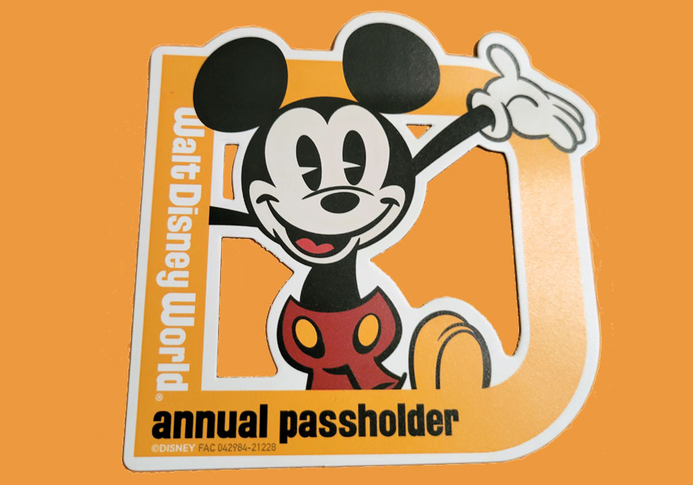 Free Gift Wrap for Disney Annual Passholders Coming In the&nbsp;Mail!