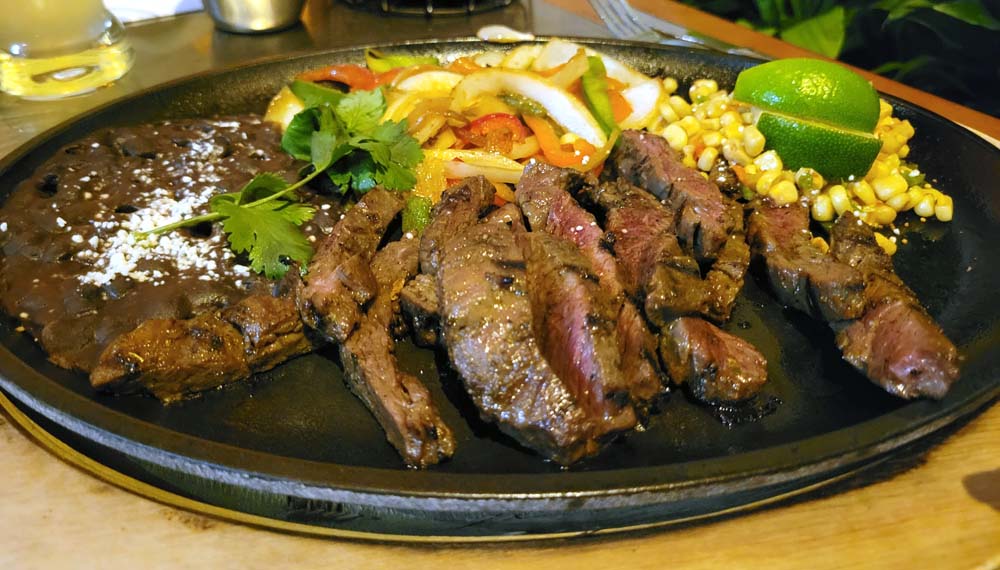 Maya Grill fajitas