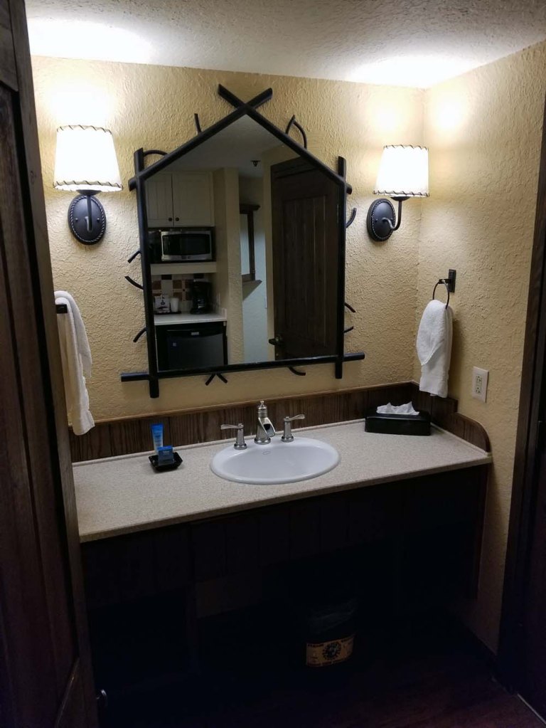 Deluxe Studio at Boulder Ridge Villas. Bathroom