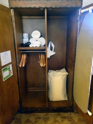 Kidani Village wardrobe inner