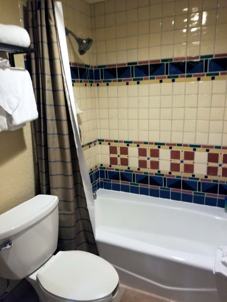 Deluxe Studio at Boulder Ridge Villas. Tub